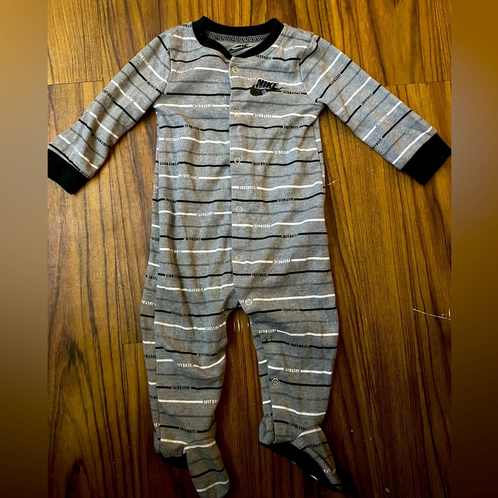 Nike 9Months